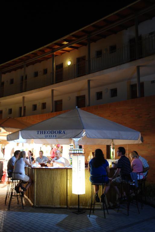Hotel Holiday Siófok Exterior foto