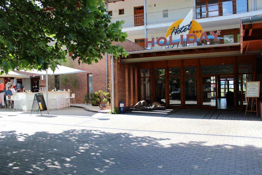 Hotel Holiday Siófok Exterior foto